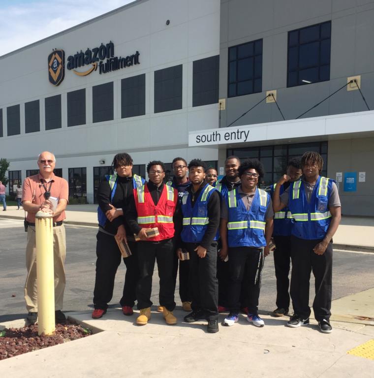 Material Handling Students tour Amazon